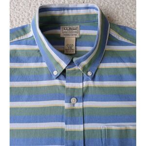 L.L Bean Shirt Mens B Regular button Down Short Sleeve Slightly Fitted Striped
